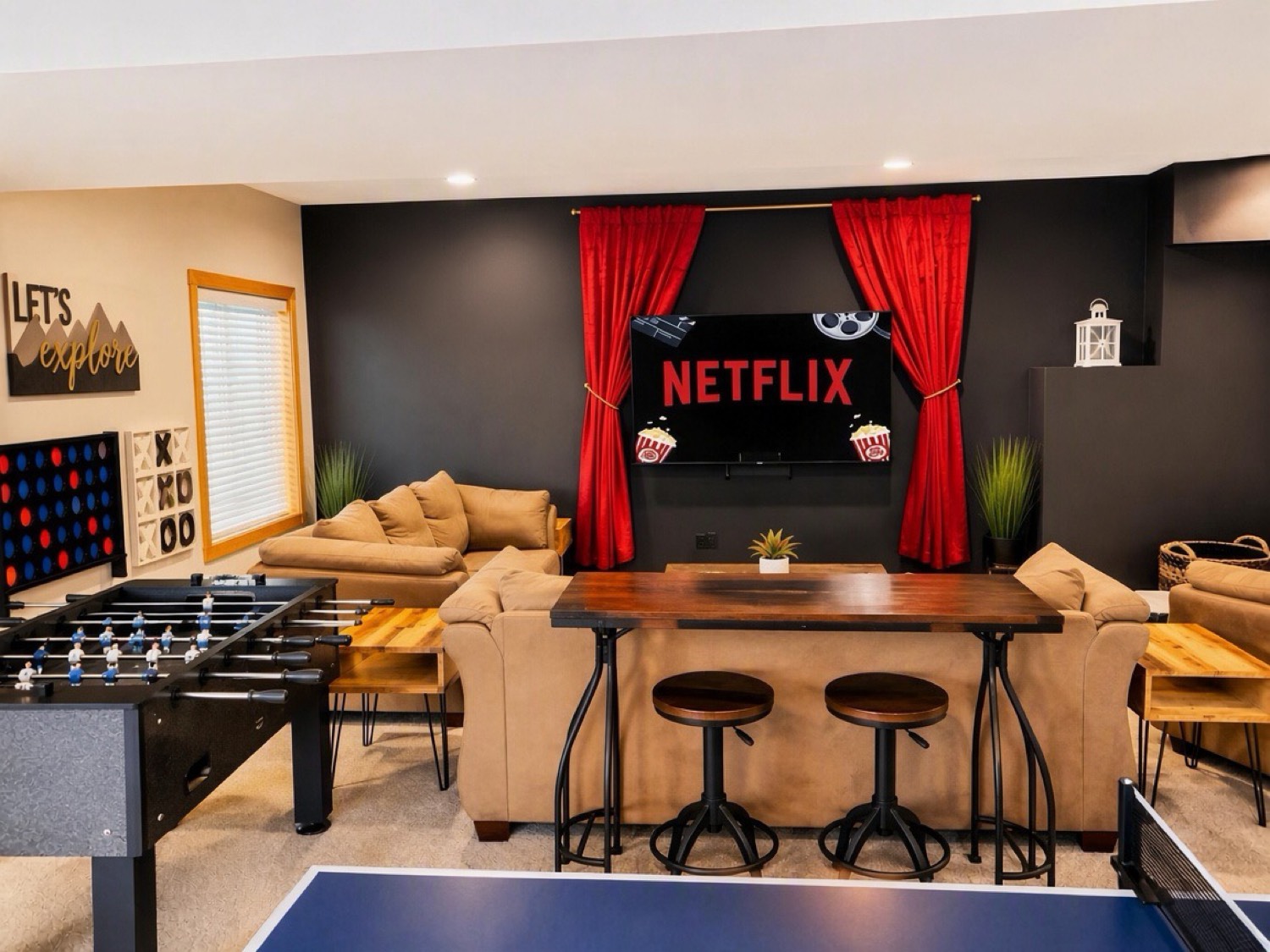 Game room lounge